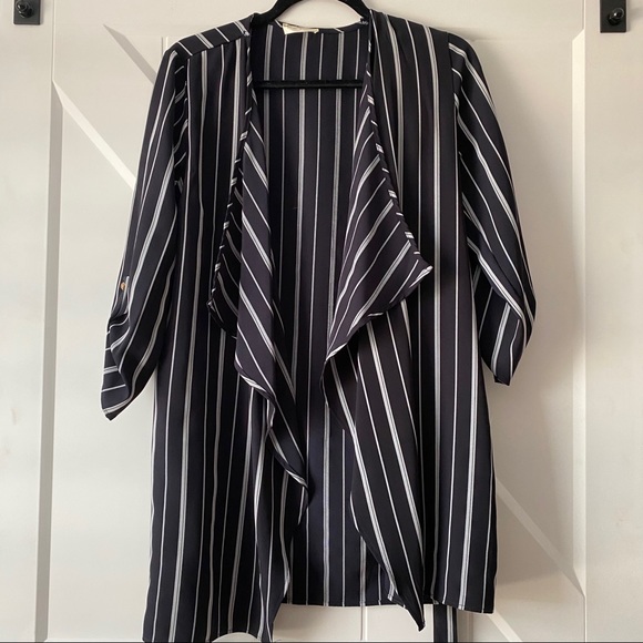 SHOP 17 | Blazer - Picture 3 of 9